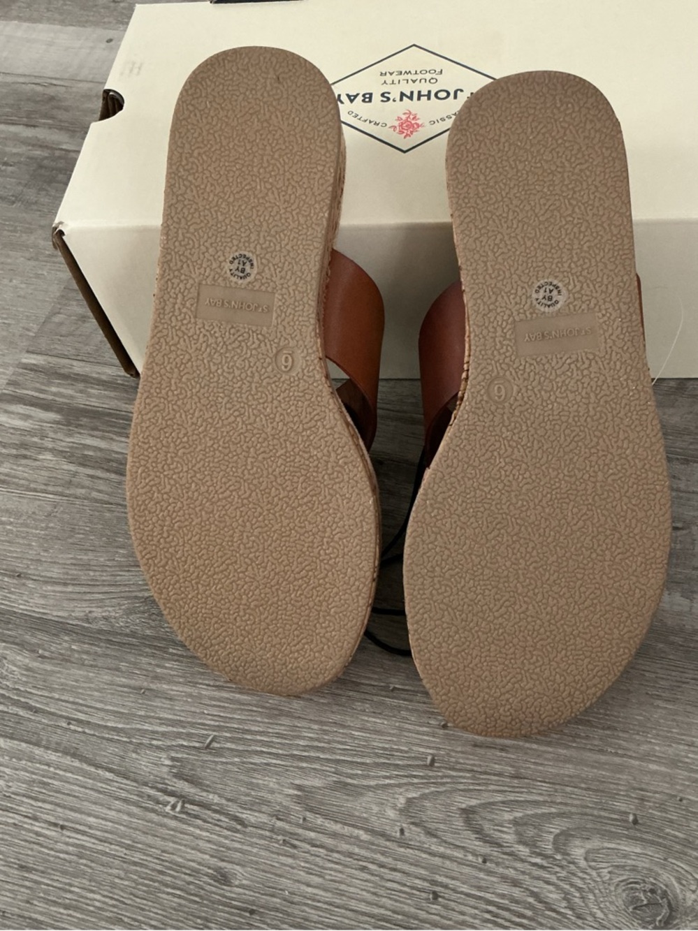 St. John's Bay Womens Cognac Salden Flip-Flops Sandal - Picture 5 of 7